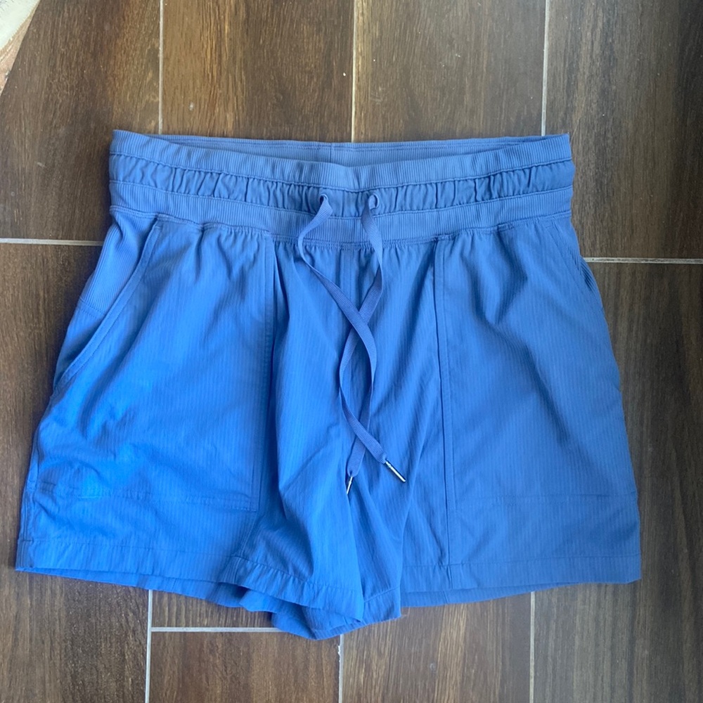 Lululemon Dance studio high rise short